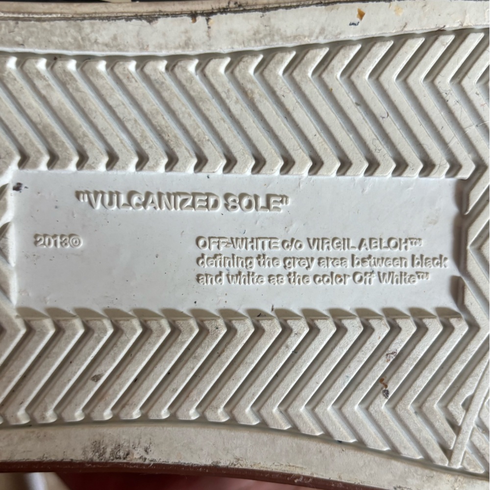 Off-White Men Sneakers - Picture 10 of 14